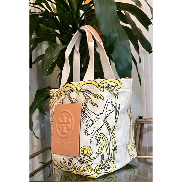 AUTHENTIC TORY BURCH PRINTED NYLON CARRYALL TOTE - Picture 3 of 13